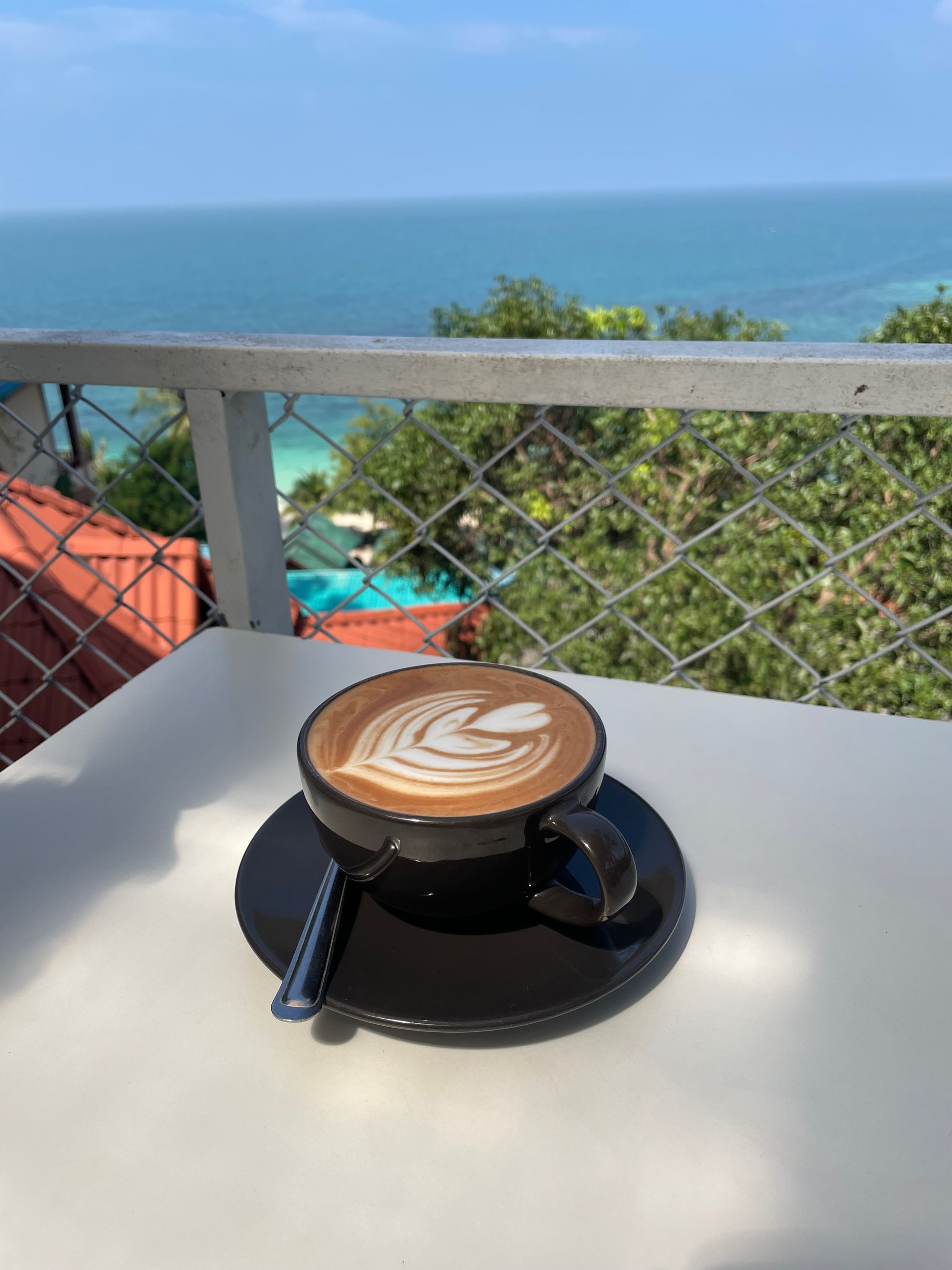 A popular cafe in Koh Phangan with a view of the sea