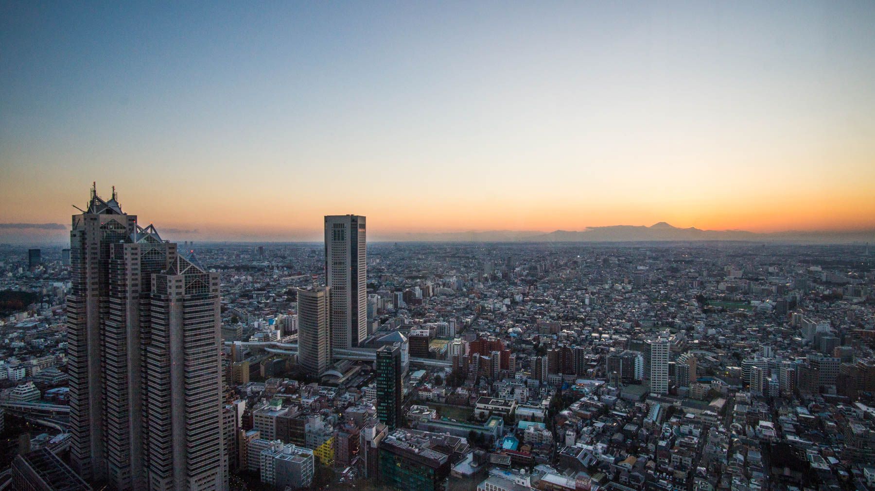 Sunset at Tokyo Metropolitan building